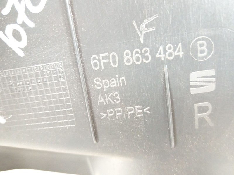 Recambio de moldura para seat ibiza (kj1) fr ib referencia OEM IAM 6F0863484 6F0863484B 