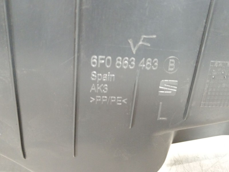 Recambio de moldura para seat ibiza (kj1) fr ib referencia OEM IAM 6F0863483 6F0863483B 