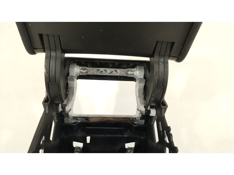 Recambio de apoyabrazos central para volkswagen golf vi (5k1) 1.6 tdi referencia OEM IAM 1K0864207E  