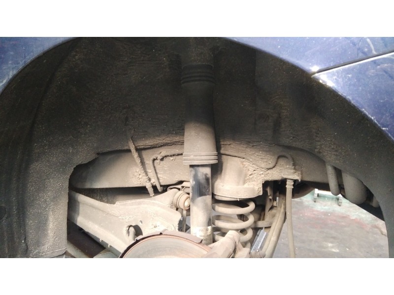 Recambio de amortiguador trasero izquierdo para hyundai i30 classic referencia OEM IAM 553102R250  
