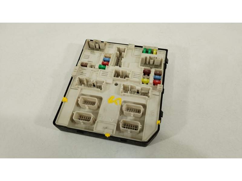 CAJA RELES / FUSIBLES 284B62069R USM2010 