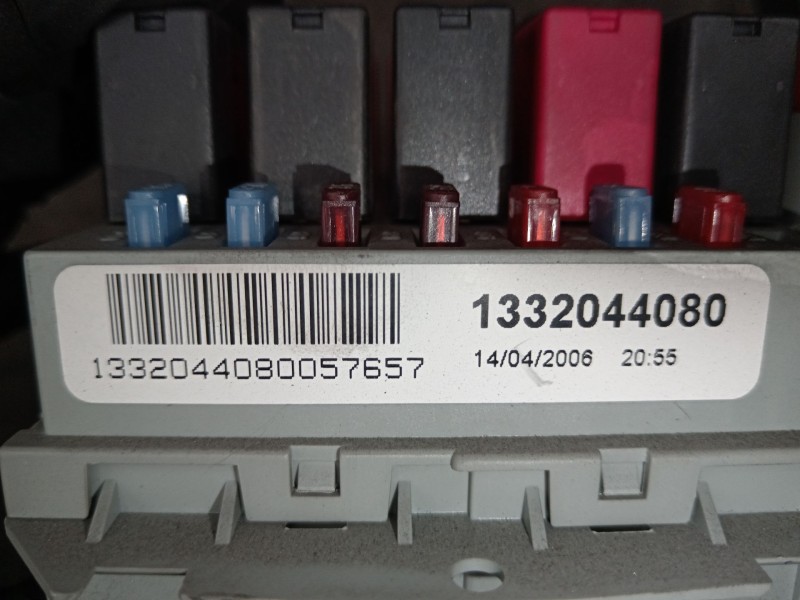 Recambio de caja reles / fusibles para citroën jumper i autobús (230p) 2.8 hdi referencia OEM IAM 1332044080  
