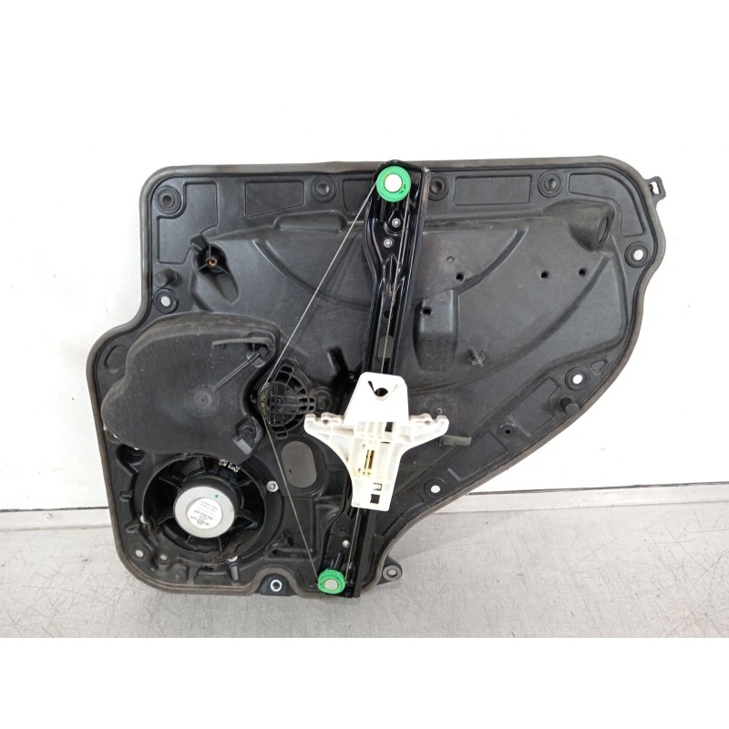 Recambio de elevalunas trasero izquierdo para volkswagen golf vi (5k1) 1.6 tdi referencia OEM IAM 5K4839729J 5K0959703C 5K483946