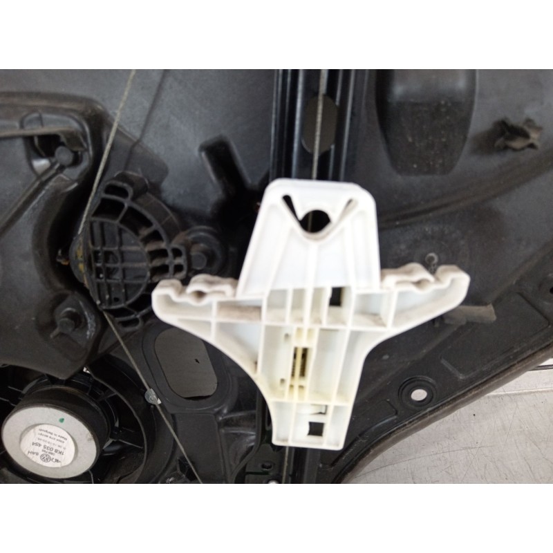 Recambio de elevalunas trasero izquierdo para volkswagen golf vi (5k1) 1.6 tdi referencia OEM IAM 5K4839729J 5K0959703C 5K483946