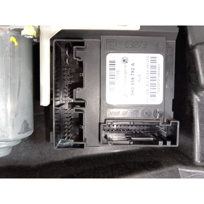 Recambio de elevalunas delantero derecho para volkswagen golf vi (5k1) 1.6 tdi referencia OEM IAM 5K1837730Q 5K0959702E 5K095979