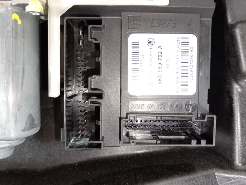 Recambio de elevalunas delantero derecho para volkswagen golf vi (5k1) 1.6 tdi referencia OEM IAM 5K1837730Q 5K0959702E 5K095979