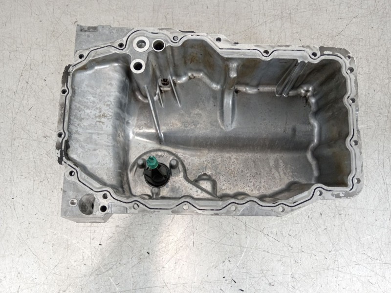 Recambio de carter para seat ibiza (6p1) reference plus referencia OEM IAM 04E103603G 04E907660D 