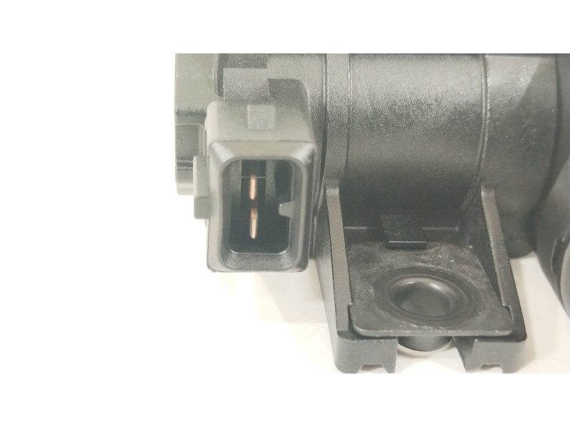 Recambio de valvula aire adicional para renault clio iv (bh_) 1.5 dci 90 referencia OEM IAM 8200790180 70181405 