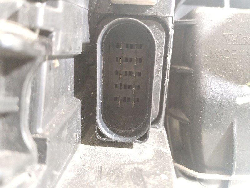 Recambio de faro izquierdo para audi a4 b6 (8e2) 2.0 referencia OEM IAM 8E0941003F 89305690 8E0990007F