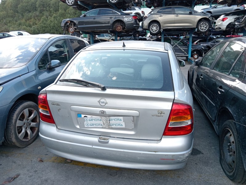 opel astra g hatchback (t98) del año 2001