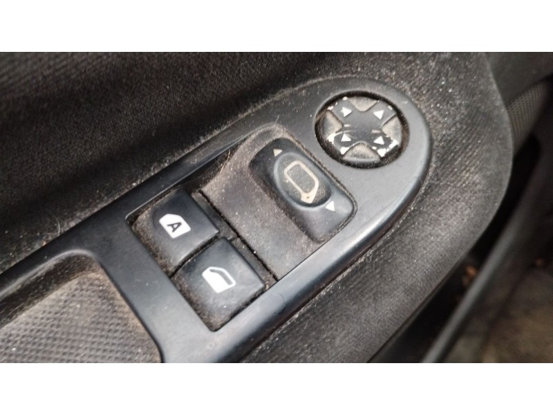 Recambio de mando elevalunas delantero izquierdo para citroën c3 picasso (sh_) 1.6 hdi referencia OEM IAM   
