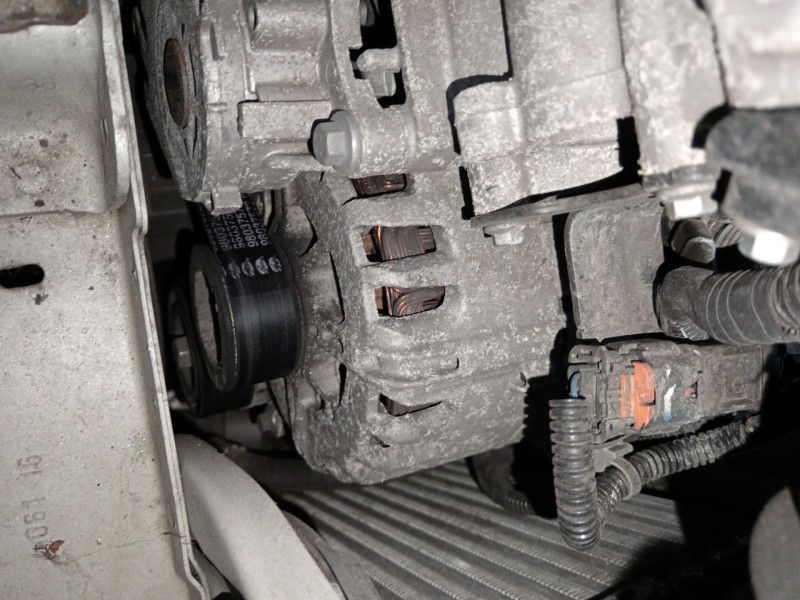 Recambio de alternador para citroën c4 cactus 1.6 bluehdi 100 referencia OEM IAM 9815455980 516019430 