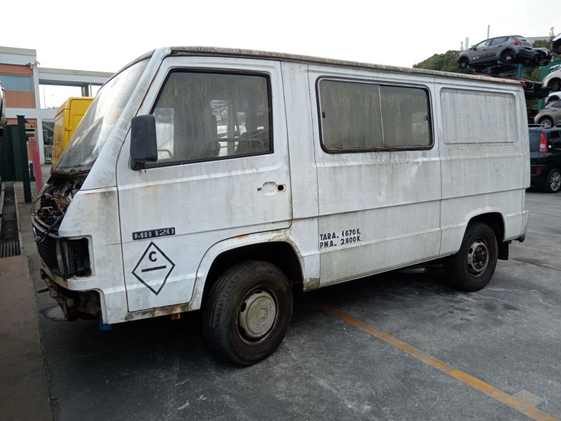 mercedes-benz mb furgoneta (w631) del año 1990