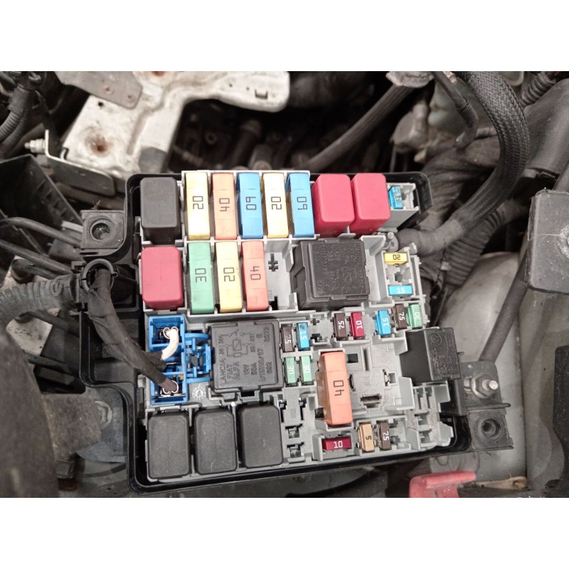 Recambio de caja reles / fusibles para opel combo furgoneta/monovolumen (x12) 1.3 cdti (b05) referencia OEM IAM 51867698  