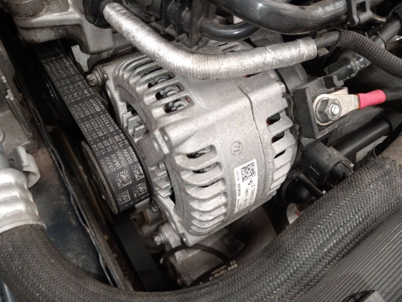 Recambio de alternador para bmw 2 active tourer (f45) 218 d referencia OEM IAM 764013104 1042118182 