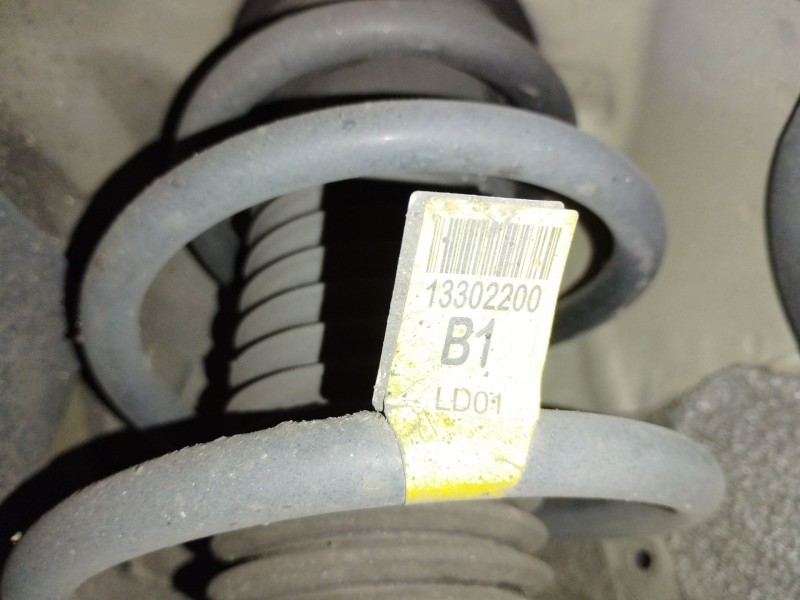 Recambio de amortiguador delantero izquierdo para chevrolet orlando (j309) 2.0 d referencia OEM IAM 13302200  