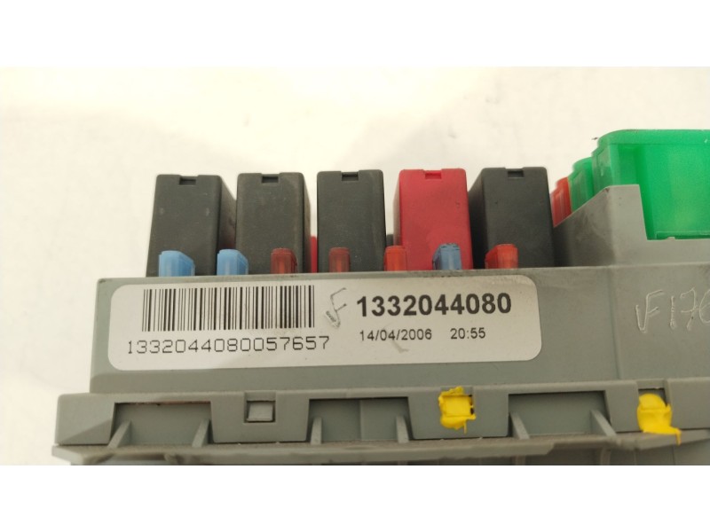 Recambio de caja reles / fusibles para citroën jumper i autobús (230p) 2.8 hdi referencia OEM IAM 1332044080  