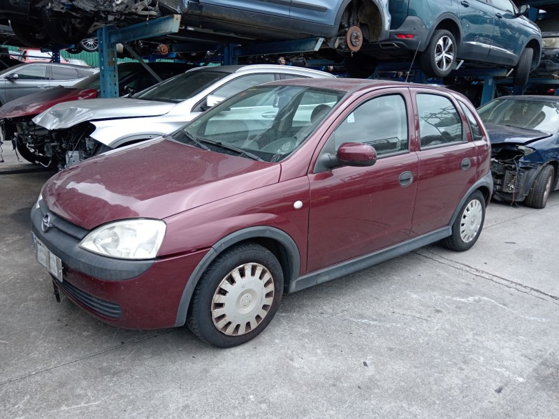 opel corsa c (x01) del año 2001