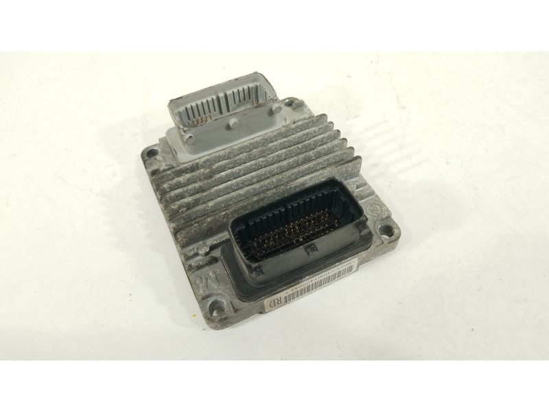 Recambio de centralita motor uce para chevrolet aveo / kalos sedán (t200) 1.4 referencia OEM IAM 96436779  