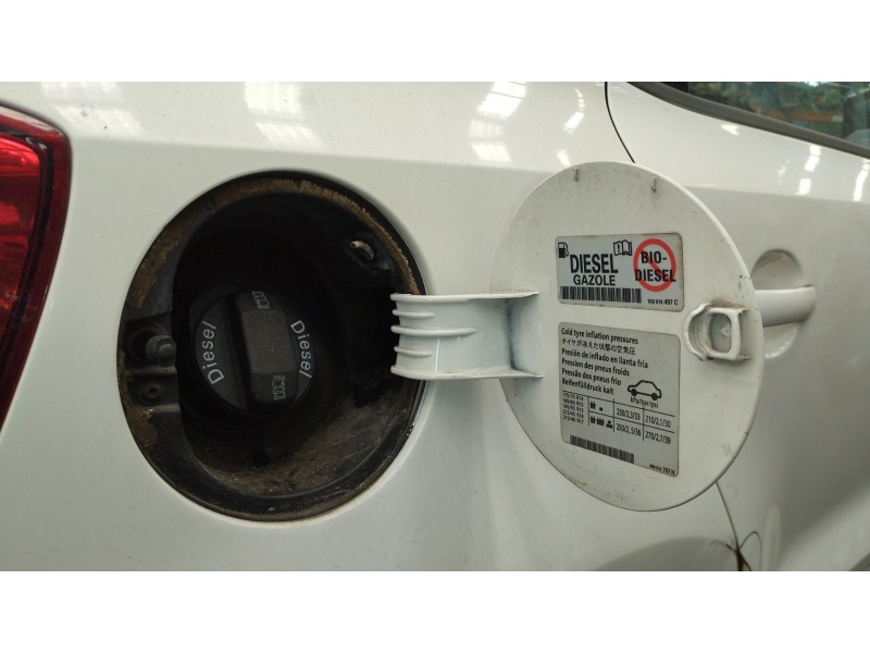 Recambio de tapa exterior combustible para volkswagen polo v (6r1, 6c1) 1.6 tdi referencia OEM IAM   