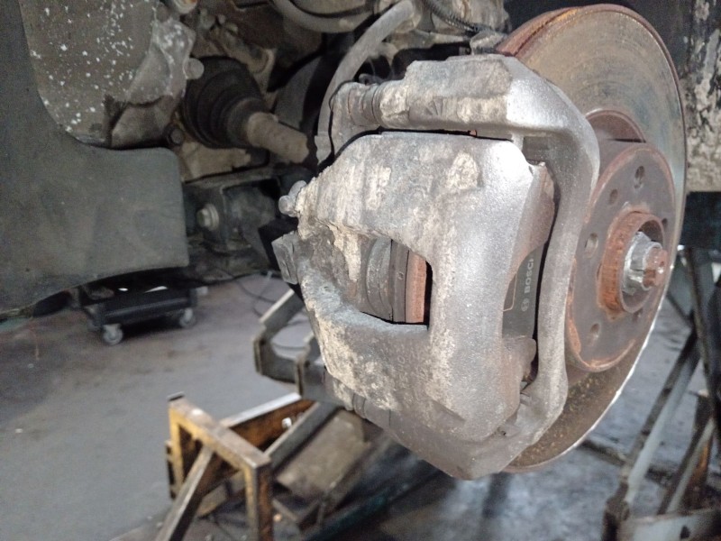 Recambio de pinza freno delantera izquierda para opel combo furgoneta/monovolumen (x12) 1.3 cdti (b05) referencia OEM IAM   