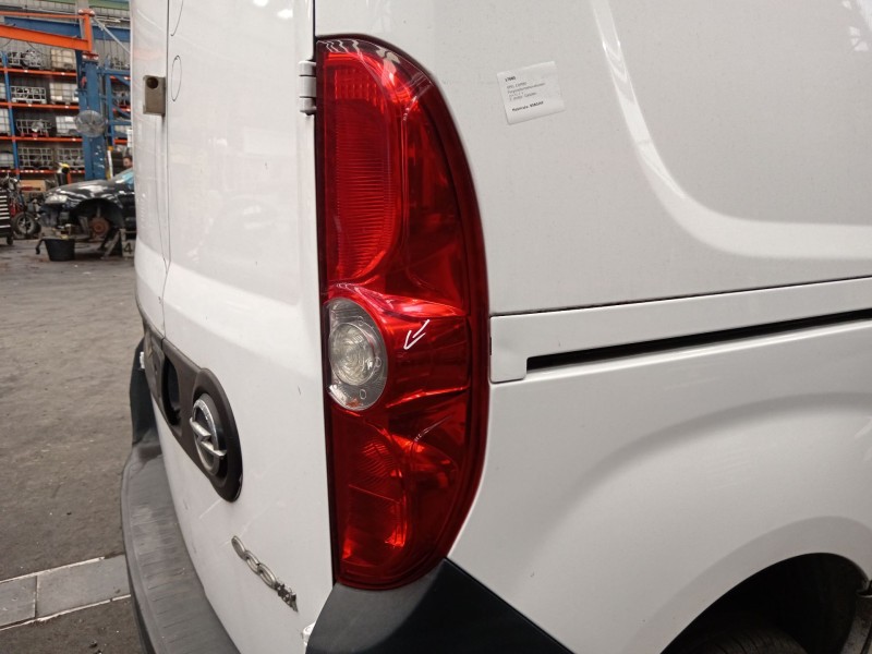 Recambio de piloto trasero derecho para opel combo furgoneta/monovolumen (x12) 1.3 cdti (b05) referencia OEM IAM 95513785  