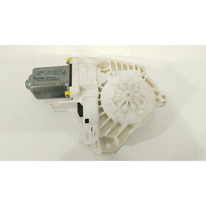 Recambio de motor elevalunas trasero izquierdo para audi a4 b8 (8k2) 2.0 tdi referencia OEM IAM 8K0959811A  