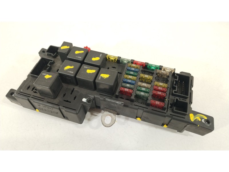 Recambio de caja reles / fusibles para volvo xc70 i cross country (295) d5 xc awd referencia OEM IAM 518828108  