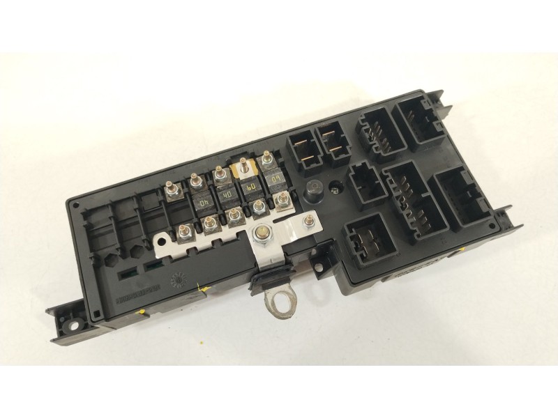 Recambio de caja reles / fusibles para volvo xc70 i cross country (295) d5 xc awd referencia OEM IAM 518828108  