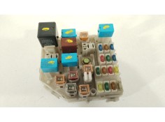 Recambio de caja reles / fusibles para toyota rav 4 ii (_a2_) 2.0 d 4wd (cla20_, cla21_) referencia OEM IAM 8272142040  