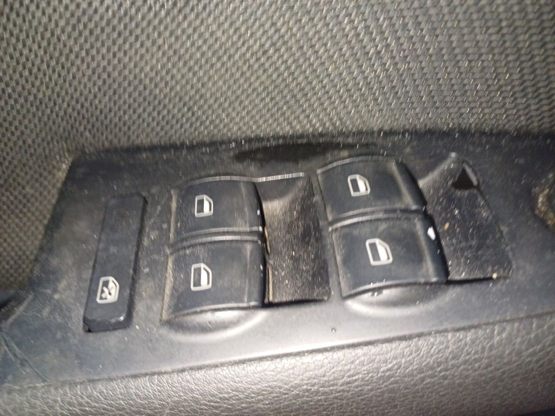 Recambio de mando elevalunas delantero izquierdo para audi a4 b7 (8ec) 2.0 tdi 16v referencia OEM IAM   