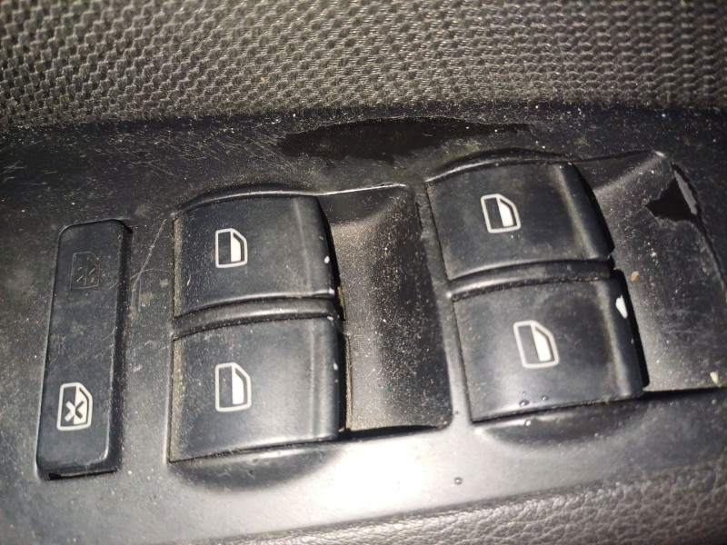Recambio de mando elevalunas delantero izquierdo para audi a4 b7 (8ec) 2.0 tdi 16v referencia OEM IAM   