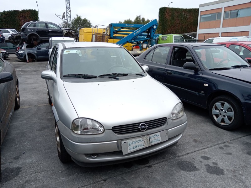 opel corsa b (s93) del año 2000