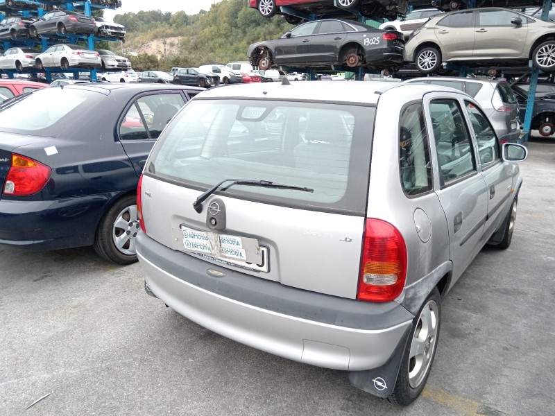 opel corsa b (s93) del año 2000