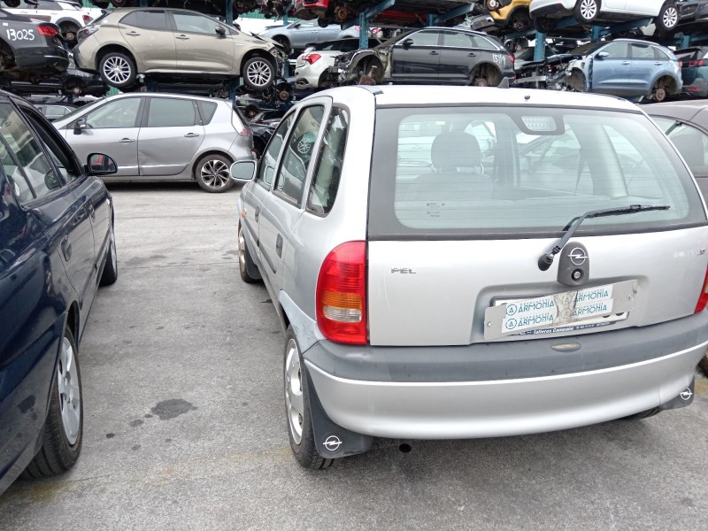opel corsa b (s93) del año 2000