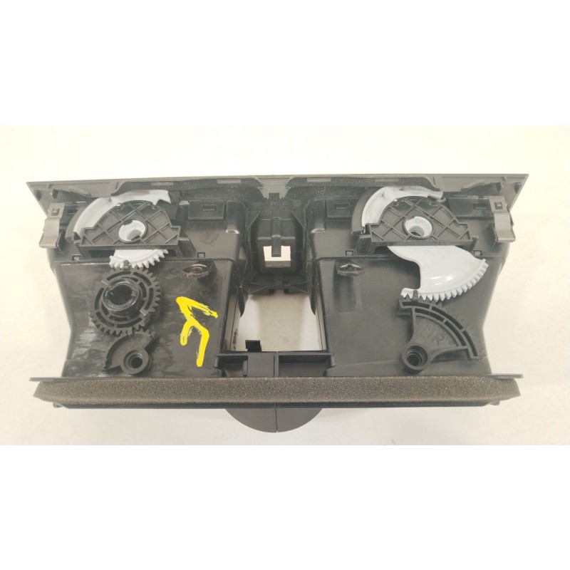 Recambio de rejilla aireadora para volkswagen golf vi (5k1) 1.4 tsi referencia OEM IAM 5K0819728 5K0815735 5K0815736
