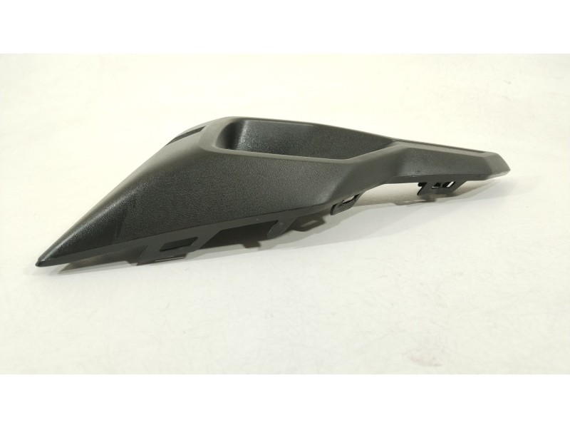 Recambio de rejilla paragolpes derecha para dacia sandero iii 1.0 sce 65 referencia OEM IAM 263315423R  