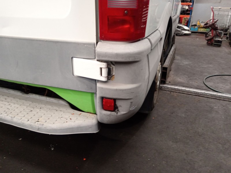 Recambio de puntera paragolpes trasera derecha para iveco daily iii furgoneta 29 l 9 v referencia OEM IAM 504099511  
