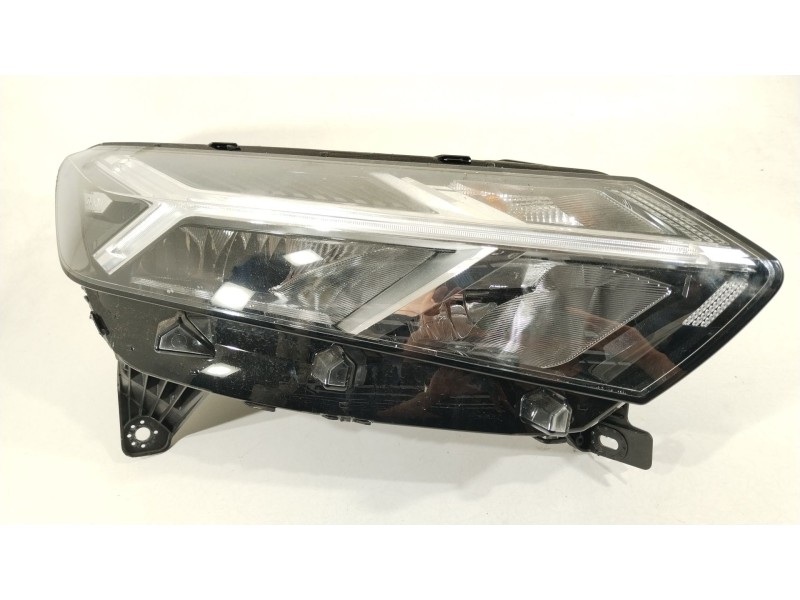 Recambio de faro derecho para dacia sandero iii 1.0 sce 65 referencia OEM IAM 260106343R  