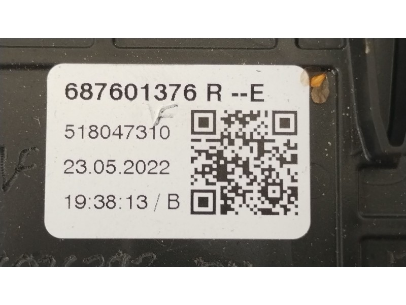 Recambio de rejilla aireadora para dacia sandero iii 1.0 sce 65 referencia OEM IAM 687601376R  
