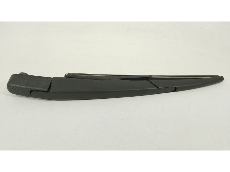 Recambio de brazo limpia trasero para dacia sandero iii 1.0 sce 65 referencia OEM IAM 287815304R  