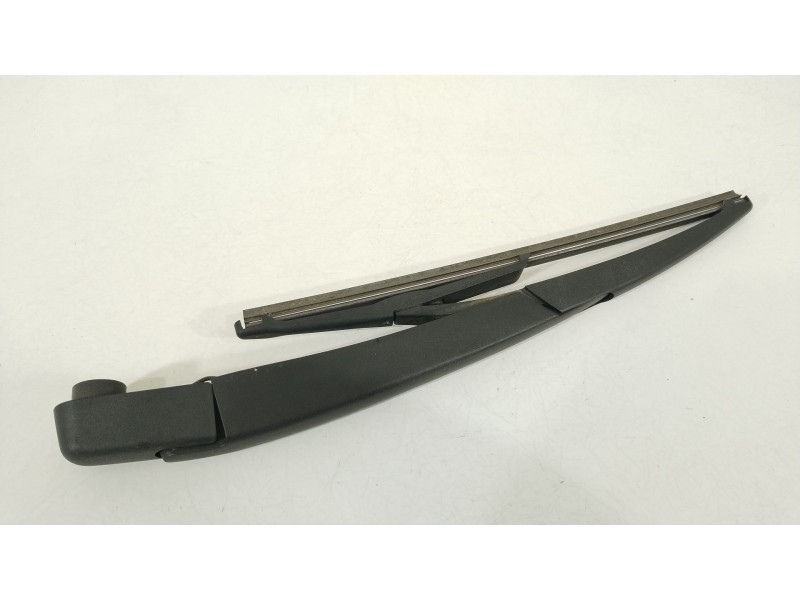 Recambio de brazo limpia trasero para dacia sandero iii 1.0 sce 65 referencia OEM IAM 287815304R  