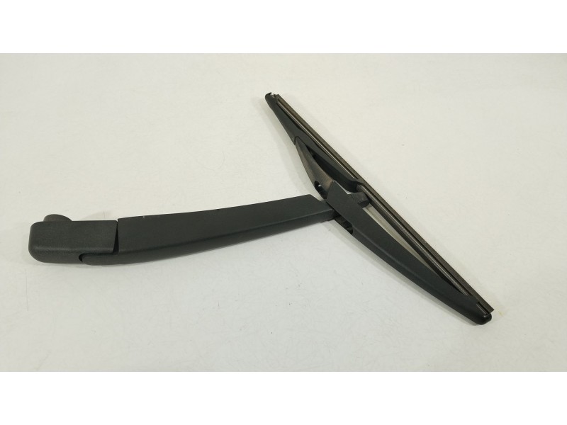 Recambio de brazo limpia trasero para dacia sandero iii 1.0 sce 65 referencia OEM IAM 287815304R  