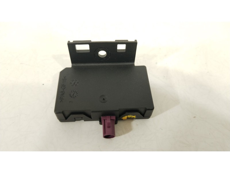 Recambio de antena para dacia sandero iii 1.0 sce 65 referencia OEM IAM 282122683R  