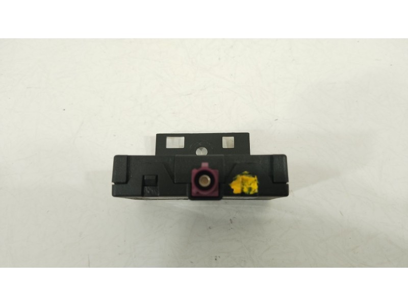 Recambio de antena para dacia sandero iii 1.0 sce 65 referencia OEM IAM 282122683R  