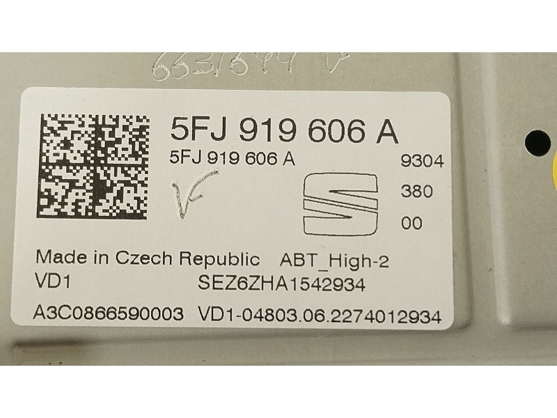 Recambio de pantalla multifuncion para seat ibiza (kj1) fr ib referencia OEM IAM 5FJ919606A  