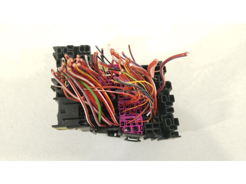 Recambio de caja reles / fusibles para seat ibiza (kj1) fr ib referencia OEM IAM 2Q0937615A  