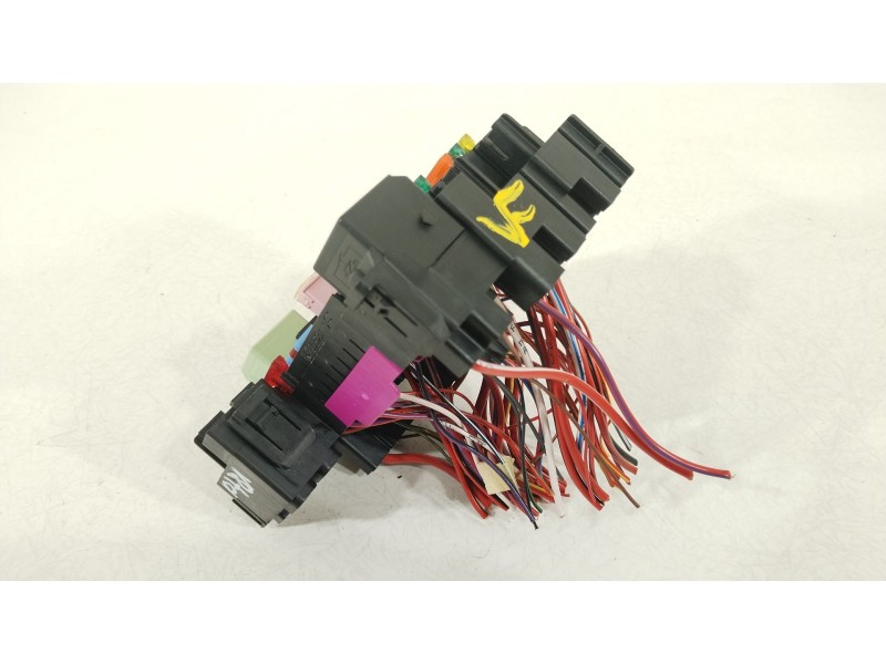 Recambio de caja reles / fusibles para seat ibiza (kj1) fr ib referencia OEM IAM 2Q0937615A  