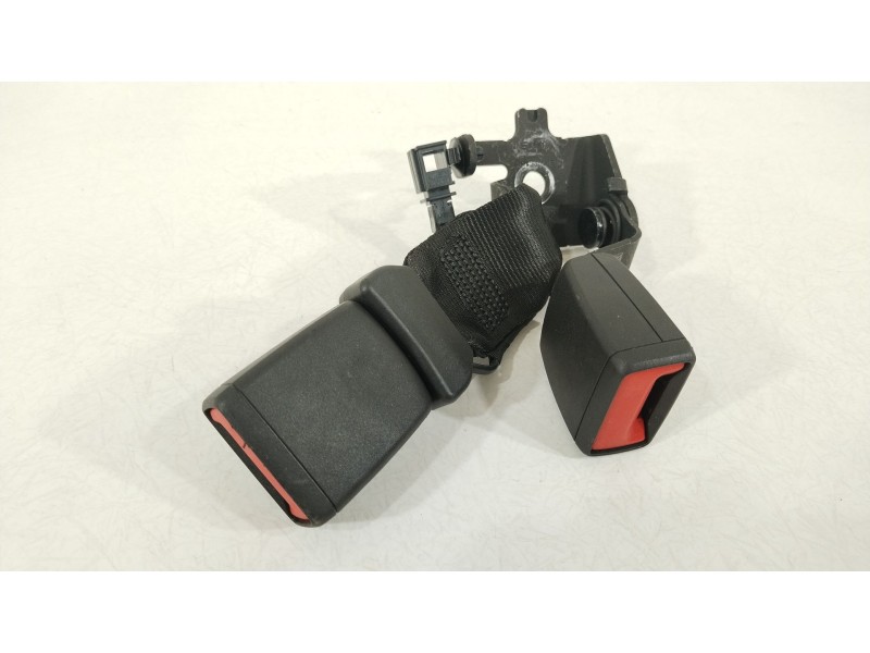Recambio de enganche cinturon trasero central para seat ibiza (kj1) fr ib referencia OEM IAM 6F0857739B  