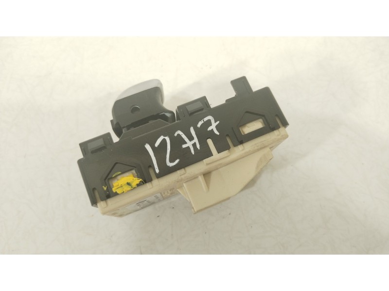 Recambio de mando elevalunas trasero derecho para kia sorento () referencia OEM IAM 93581P2200WK  